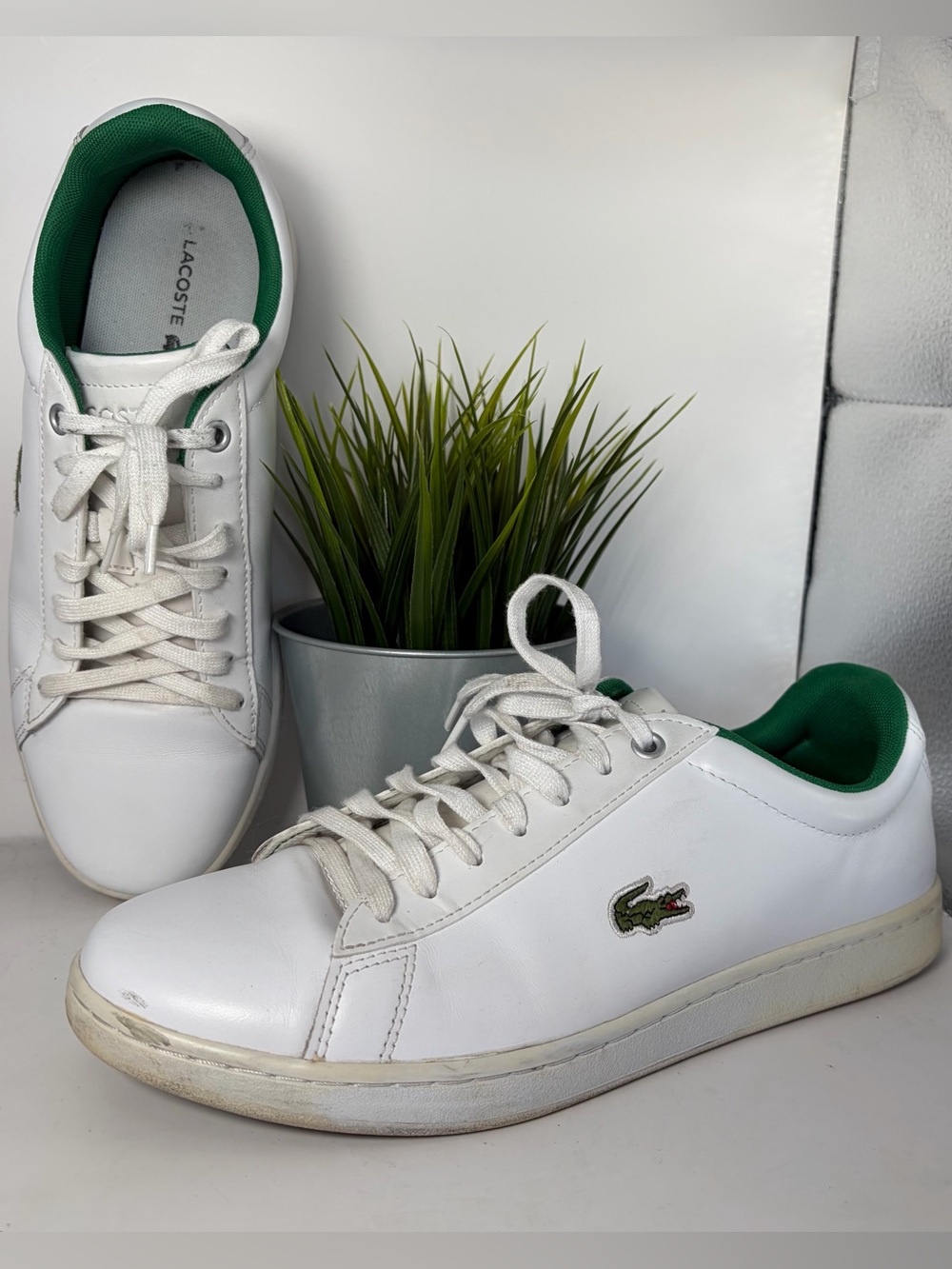 Lacoste Men's Hydez Leather Sneakers White with Green Trim Size 8.5